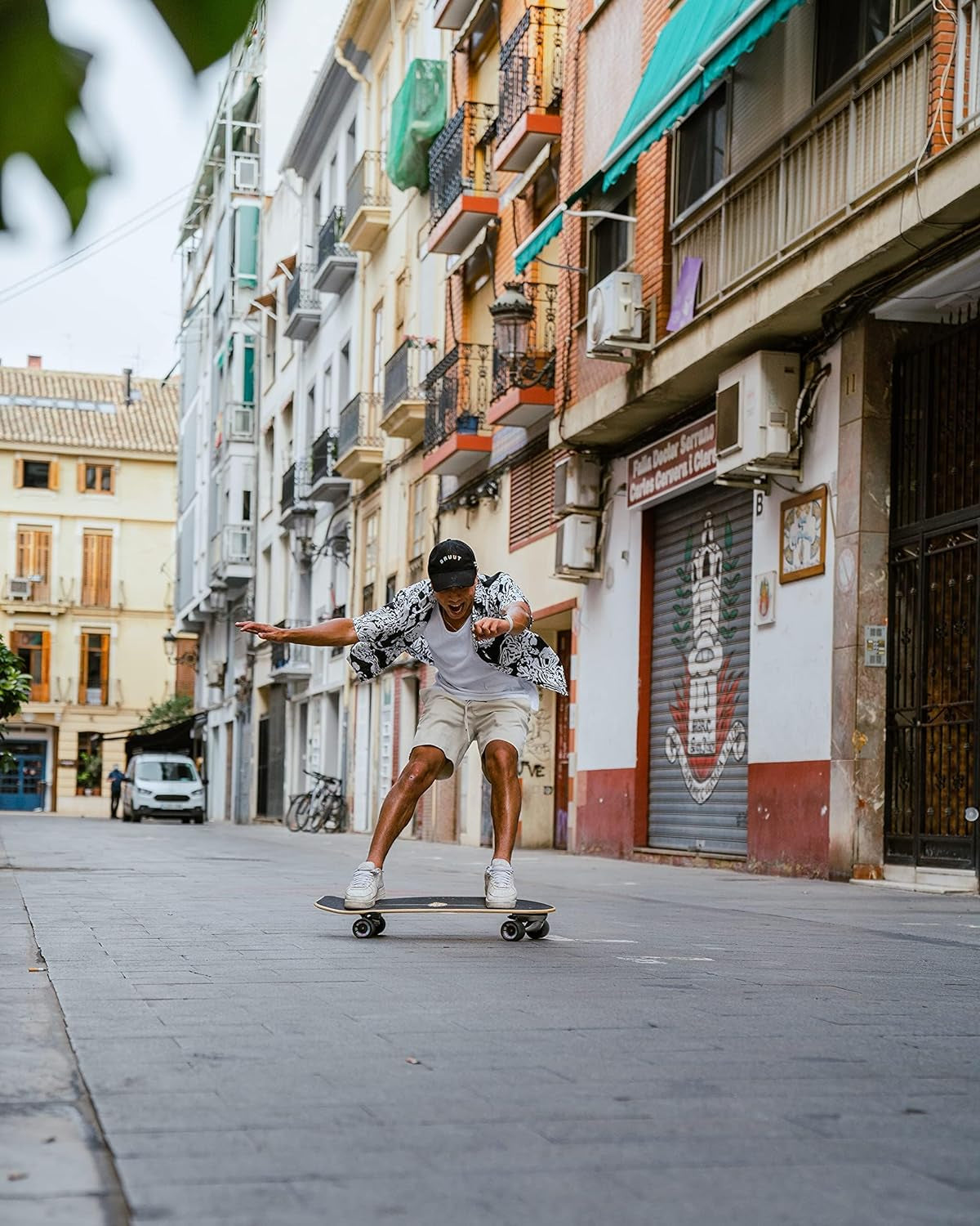 Surf Skateboard with Carving Truck